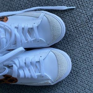 Nike womens mid blazer shoe